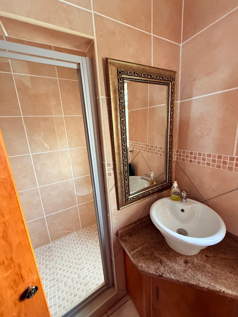 5 Bedroom Property for Sale in Doringkruin North West